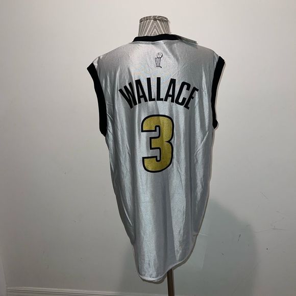 The FINALS 2004 BEN WALLACE Detroit Pistons NBA Majestic Jersey - Picture 3 of 9